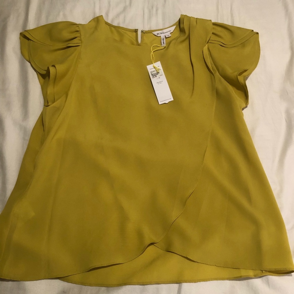 Flutter sleeve tee